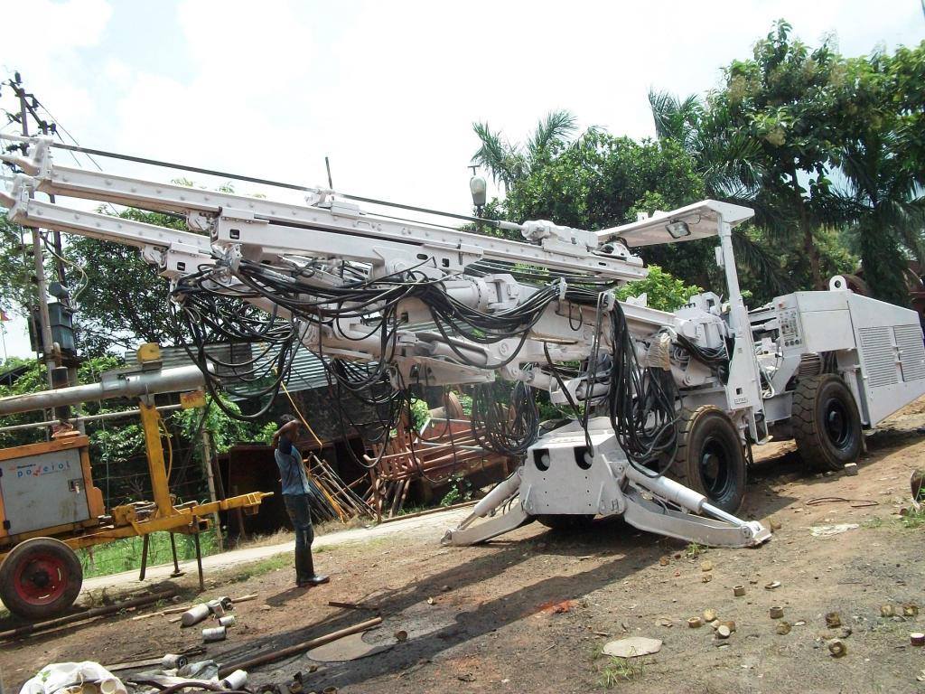 DOUBLE BOOM JUMBO DRILL UGROUND MINING